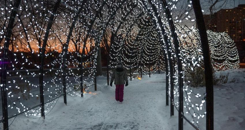 7 Holiday Light Displays in Winnipeg You Don't Want to Miss